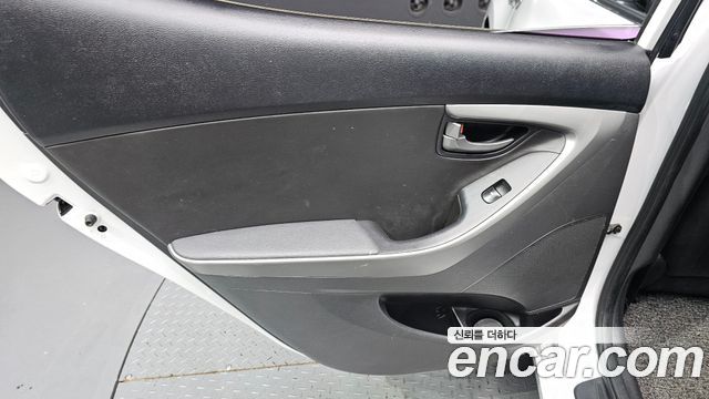 Hyundai Avante 1.6 GDi Modern Standard 2014 — фото 25