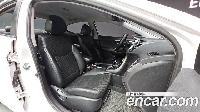Hyundai Avante 1.6 GDi Modern Standard 2014 — фото 26