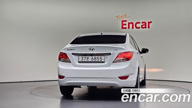 Hyundai Accent (New) Diesel 1.6 VGT Premier 2012 — фото 4