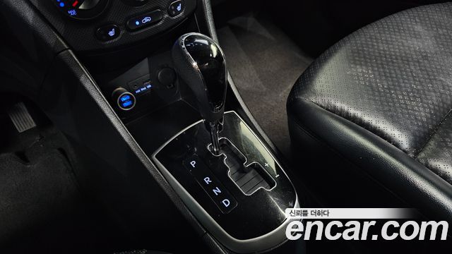 Hyundai Accent (New) Diesel 1.6 VGT Premier 2012 — фото 9