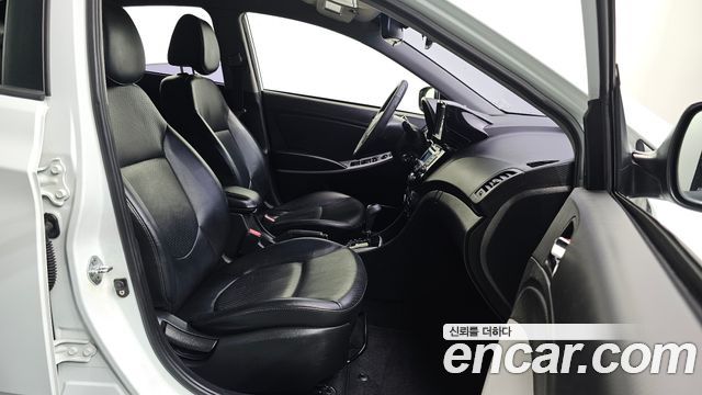 Hyundai Accent (New) Diesel 1.6 VGT Premier 2012 — фото 26