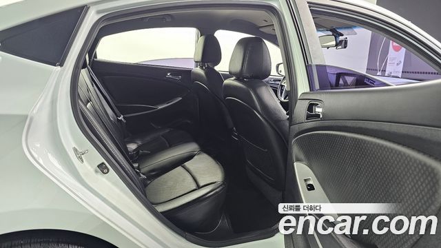 Hyundai Accent (New) Diesel 1.6 VGT Premier 2012 — фото 28