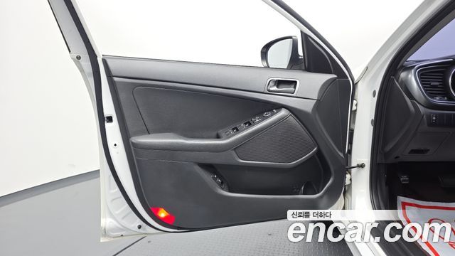 Kia K5 LPI Luxury 2014 — фото 24