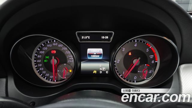 Mercedes-Benz GLA-Class (X156) GLA200 d 2016 — фото 8