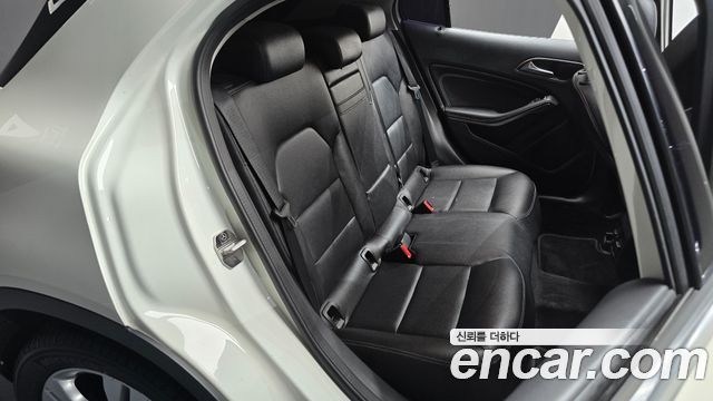 Mercedes-Benz GLA-Class (X156) GLA200 d 2016 — фото 12