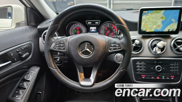 Mercedes-Benz GLA-Class (X156) GLA200 d 2016 — фото 13