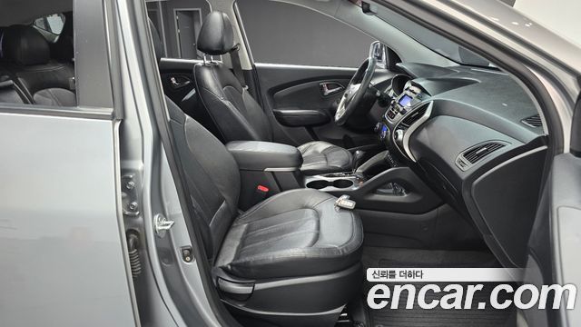 Hyundai Tucson ix Diesel 2WD LMX20 Premium 2012 — фото 11