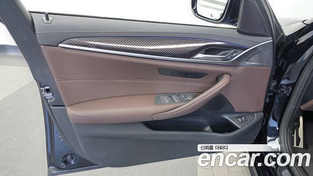 BMW 5 Series (G30) 523d M Sport 2021 — фото 24