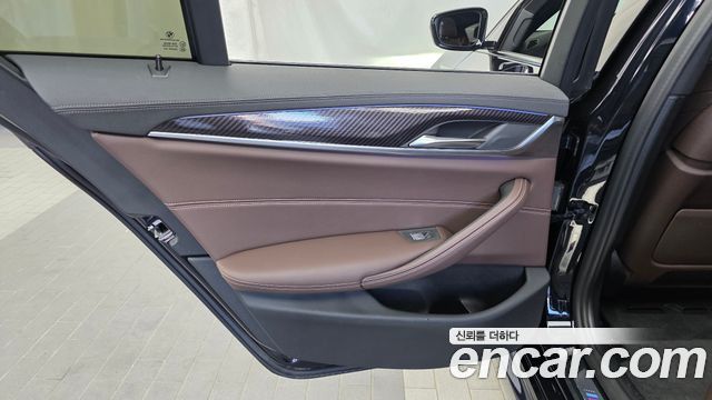 BMW 5 Series (G30) 523d M Sport 2021 — фото 25