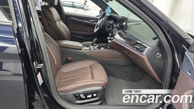 BMW 5 Series (G30) 523d M Sport 2021 — фото 26
