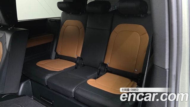 Land Rover Defender (L663) 130 P400 X-Dynamic HSE 2024 — фото 12
