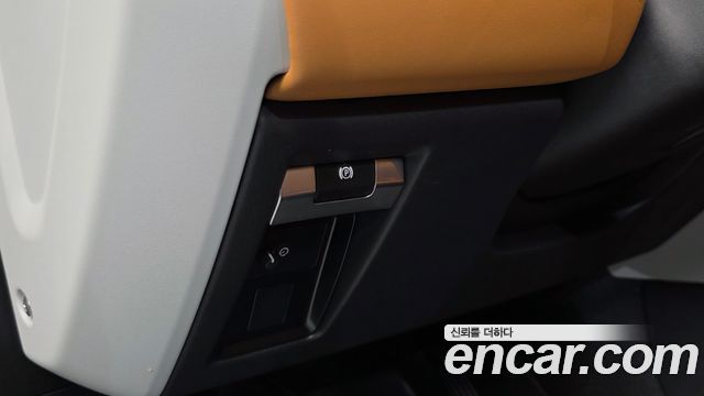 Land Rover Defender (L663) 130 P400 X-Dynamic HSE 2024 — фото 20