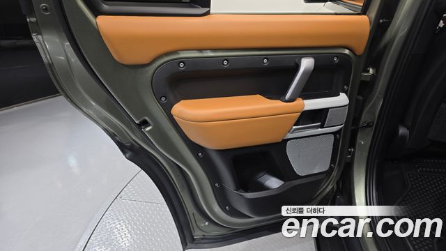 Land Rover Defender (L663) 130 P400 X-Dynamic HSE 2024 — фото 25