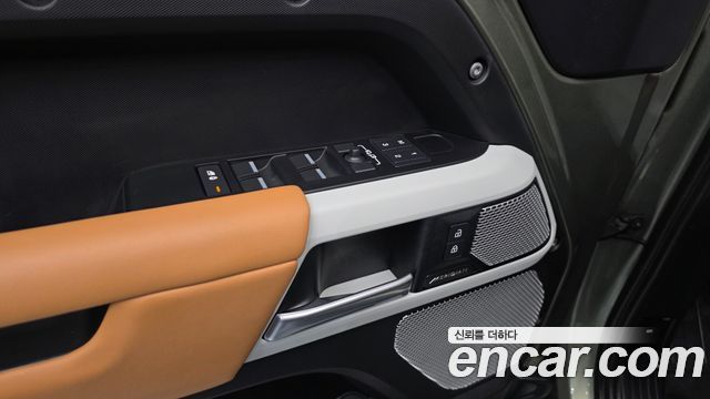 Land Rover Defender (L663) 130 P400 X-Dynamic HSE 2024 — фото 27