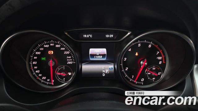 Mercedes-Benz GLA-Class (X156) GLA220 Premium 2019 — фото 8