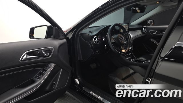 Mercedes-Benz GLA-Class (X156) GLA220 Premium 2019 — фото 10