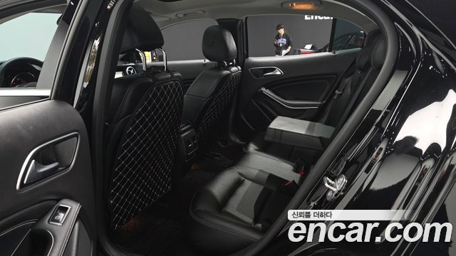 Mercedes-Benz GLA-Class (X156) GLA220 Premium 2019 — фото 11