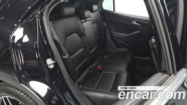 Mercedes-Benz GLA-Class (X156) GLA220 Premium 2019 — фото 12