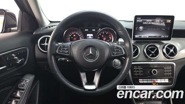 Mercedes-Benz GLA-Class (X156) GLA220 Premium 2019 — фото 14