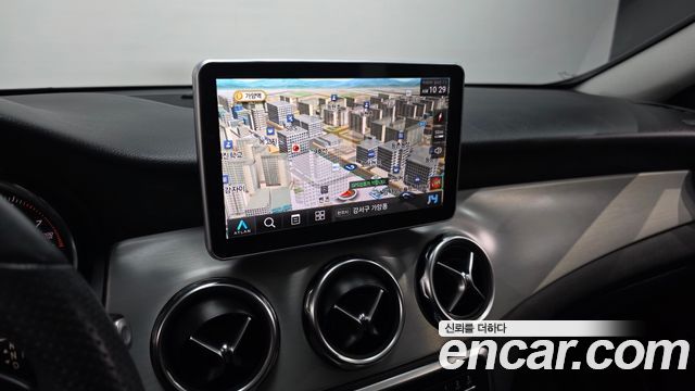 Mercedes-Benz GLA-Class (X156) GLA220 Premium 2019 — фото 15