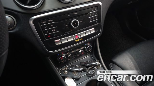 Mercedes-Benz GLA-Class (X156) GLA220 Premium 2019 — фото 17