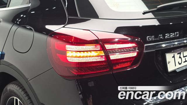 Mercedes-Benz GLA-Class (X156) GLA220 Premium 2019 — фото 23