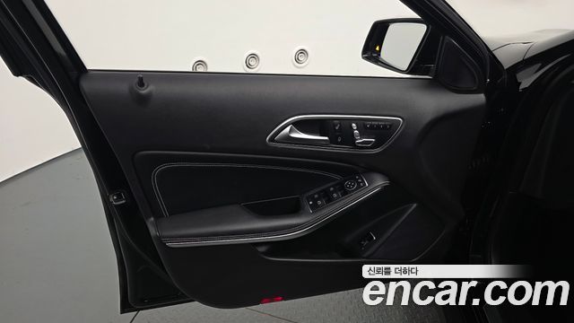 Mercedes-Benz GLA-Class (X156) GLA220 Premium 2019 — фото 24