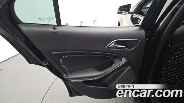 Mercedes-Benz GLA-Class (X156) GLA220 Premium 2019 — фото 25