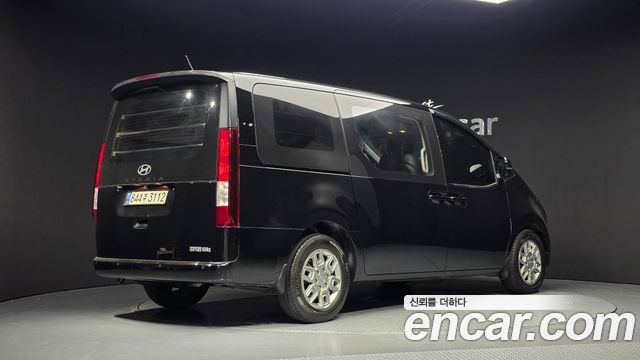 Hyundai Staria Cargo 5-Seater Modern 2023 — фото 2