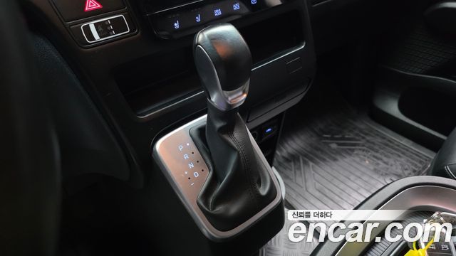 Hyundai Staria Cargo 5-Seater Modern 2023 — фото 9