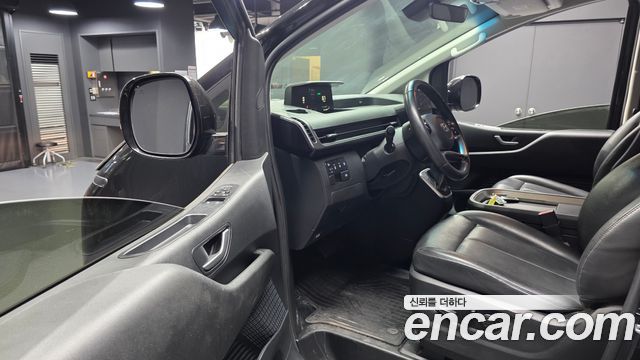 Hyundai Staria Cargo 5-Seater Modern 2023 — фото 10