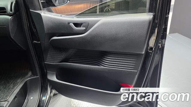 Hyundai Staria Cargo 5-Seater Modern 2023 — фото 24