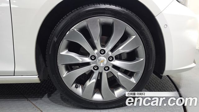 Chevrolet Malibu 2.0 Turbo LTZ Premium 2017 — фото 21