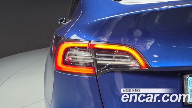 Tesla Model Y Long Range AWD 2021 — фото 23