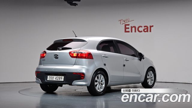 Kia Pride 5DR 1.6 GDI Luxury 2015 — фото 2