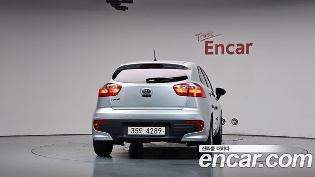Kia Pride 5DR 1.6 GDI Luxury 2015 — фото 4