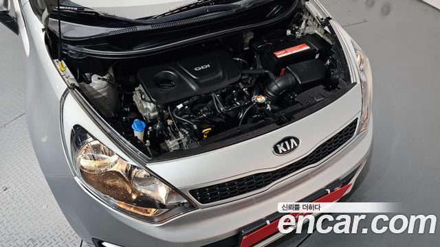 Kia Pride 5DR 1.6 GDI Luxury 2015 — фото 6