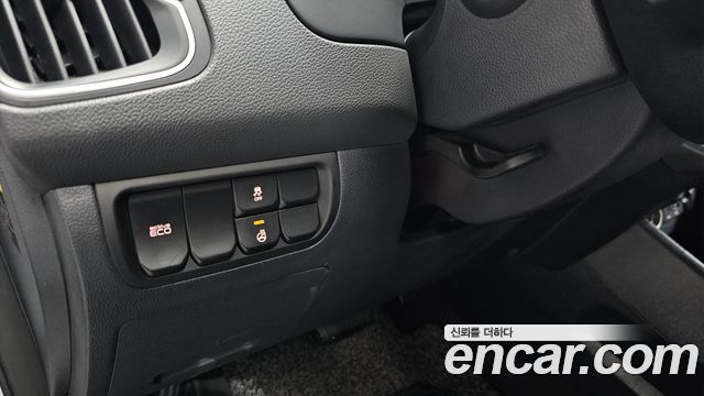 Kia Pride 5DR 1.6 GDI Luxury 2015 — фото 16