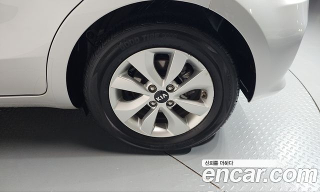 Kia Pride 5DR 1.6 GDI Luxury 2015 — фото 21