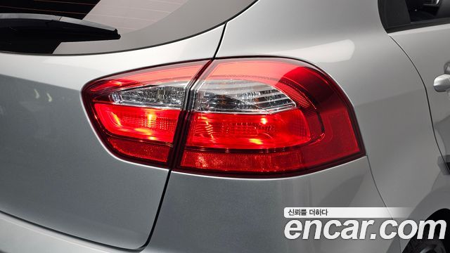 Kia Pride 5DR 1.6 GDI Luxury 2015 — фото 23
