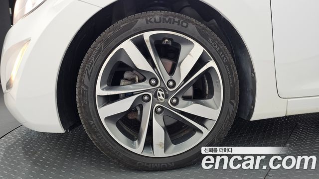 Hyundai Avante 1.6 GDi Premium Standard 2014 — фото 5