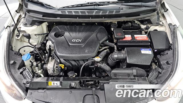 Hyundai Avante 1.6 GDi Premium Standard 2014 — фото 6