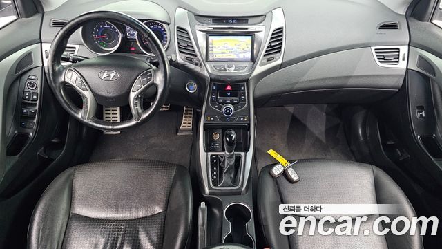 Hyundai Avante 1.6 GDi Premium Standard 2014 — фото 7