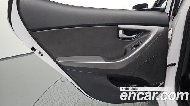 Hyundai Avante 1.6 GDi Premium Standard 2014 — фото 25