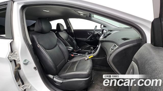 Hyundai Avante 1.6 GDi Premium Standard 2014 — фото 26
