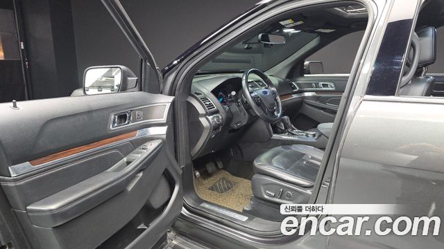 Ford Explorer 3.5 Limited 4WD 5th 2017 — фото 10