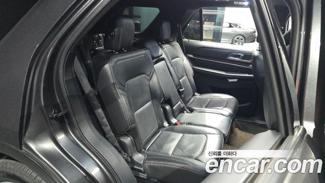 Ford Explorer 3.5 Limited 4WD 5th 2017 — фото 11