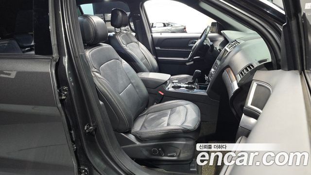 Ford Explorer 3.5 Limited 4WD 5th 2017 — фото 12