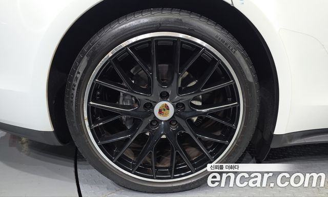 Porsche Panamera (971) 3.0 AWD 2020 — фото 5