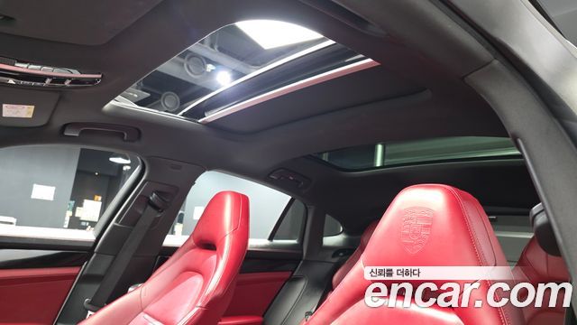 Porsche Panamera (971) 3.0 AWD 2020 — фото 17